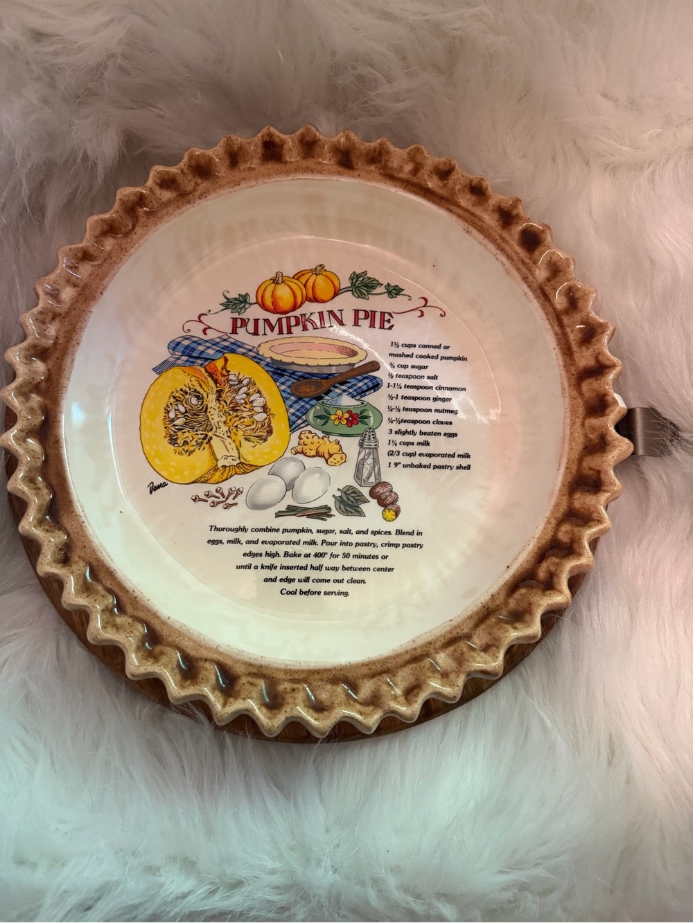 Pumpkin Pie Ceramic Pie Dish - Brown and Cream